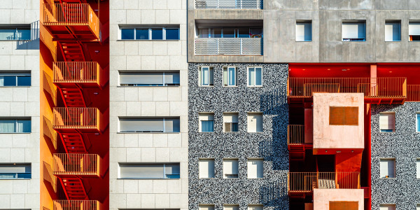 Proyectos de ICT Viviendas / Edificios en Girona · Diseño e implementación de redes cableadas e inalámbricas